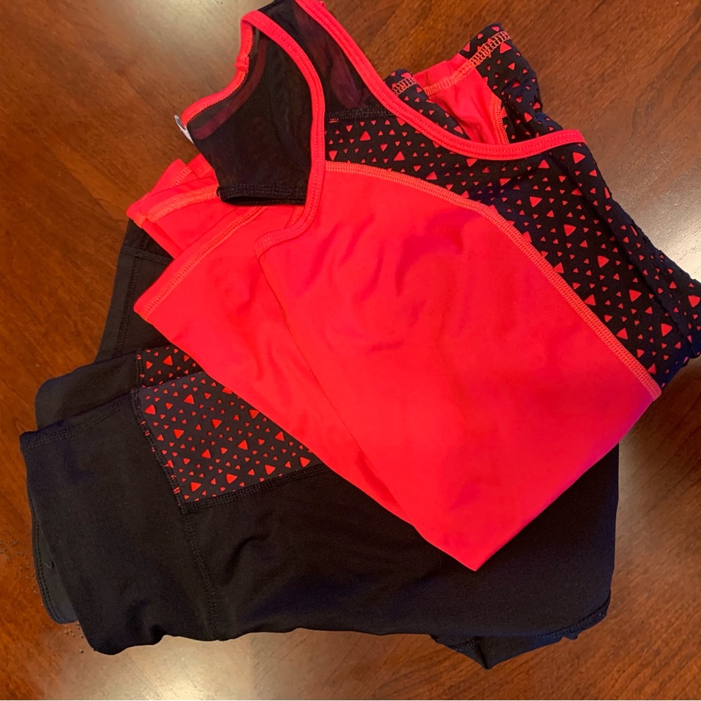 Size medium xersion leggings and tank top set. Like new. Very flattering!